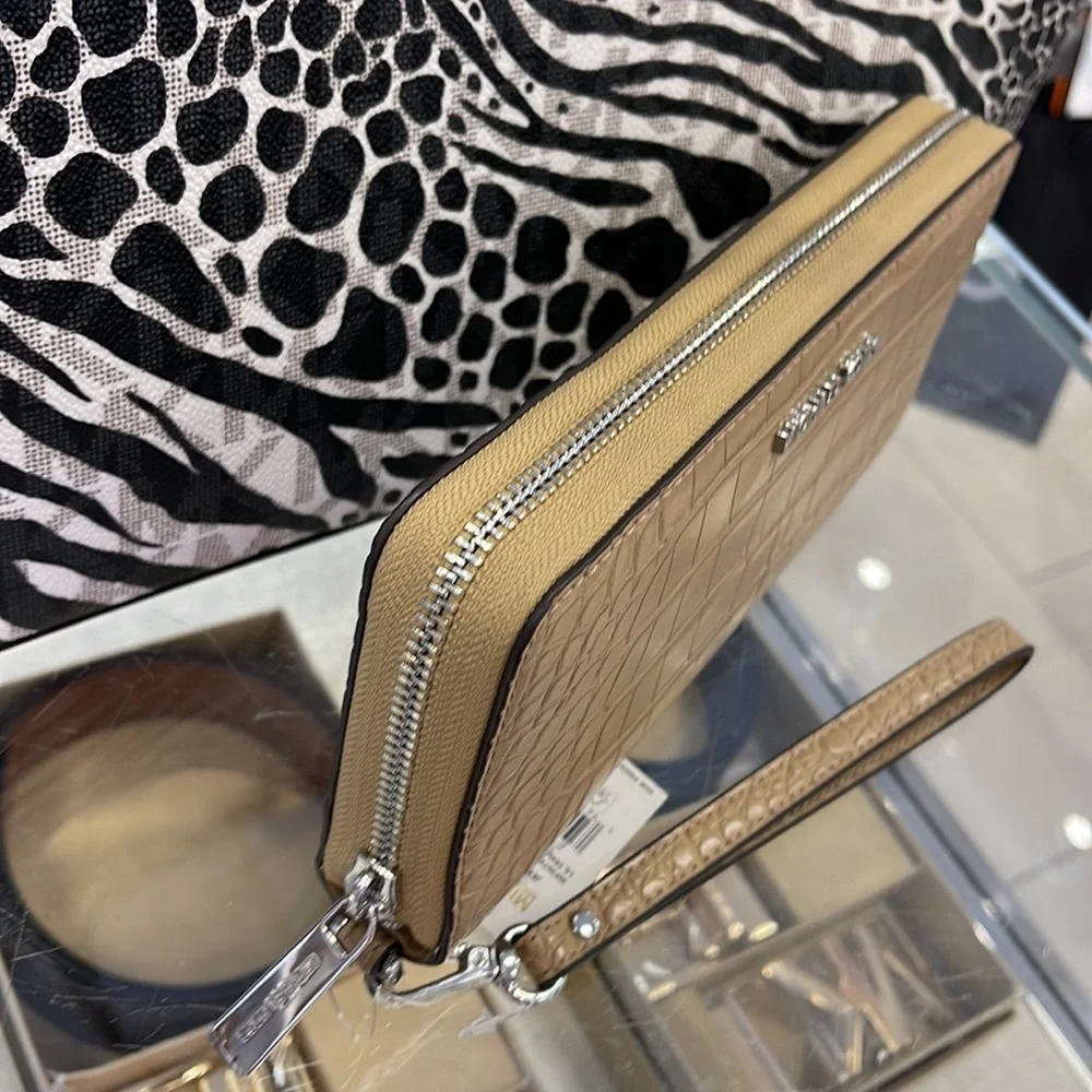 Michael Kors Large Jet Set Travel Continental Wristlet Phone Holder Case Wallet